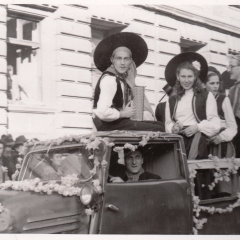 Umzug Fasnachtssonntag: Schlusswagen mit dem feurigen Spanier Elfer Herbert May.