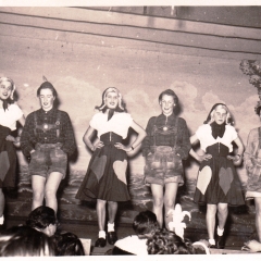 Bunter Abend im Schützen: Das Ballett einmal anders. Mit Christa Schaer, Margarete Ohlenschläger, Margarete Müller, Brigitte Kuster, Helga Hauser, Isolde Bischoff.
