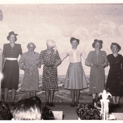 Bunter Abend im Schützen: Das Männerballett mit Walter Stöß, Willi Rupp, Bruno Ramsperger, Werner Mutter, Ottmar Schiller, Karl Mogg und einstudiert von Herbert May.
