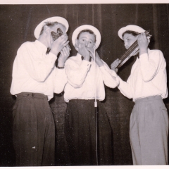 Großer Bunter Abend: Das Mundharmonika-Trio mit Ernst Lanz, Ernst Stemmer und Hans Geier zeigte anschließend ihr können.