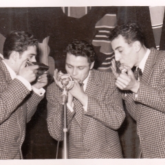 Bunter Abend: Das Mundharmonika-Trio. Es bliesen Walter Hirt, Ernst Stemmer, Hans Geier.