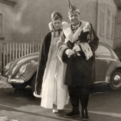 Schmutziger Donnerstag: Präsident und Prinzessin auf dem Gottmannplatz.