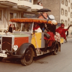 Die Schneckenburg auf dem Weg zur Umzugsaufstellung.