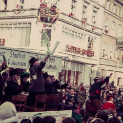 Die Schneckenburg während dem Umzug in der Stadt.