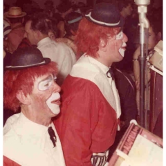 Clown Walter Stöß und Werner Mutter beim Rosenmontagsball im Konzil.
