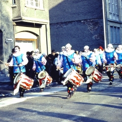 Schmutziger Donnerstag: Der Fanfarenzug auf dem Gottmannplatz.