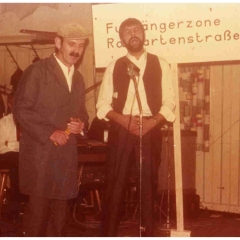Fasnachtseröffnung im Ziegelhof: Dieter und Walter Stöß zeigten einen "Sketsch in der Rosgartenstraße".