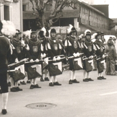 Schmutziger Donnerstag: Der Fanfarenzug vor dem Ziegelhof.