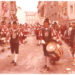 Umzug Fasnachtssonntag: Der Fanfarenzug als erster im Schneckenburg-Block.