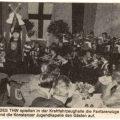 Zum 18. Husaren dirgierte Günter Uetz den Fanfarenzug zusammen mit der Jugendkapelle. Das Publikum war begeistert.