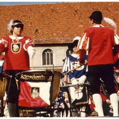 Zum Heimattag Baden-Würtemberg spielte die Gemeinschaft Konstanzer Fanfarenzüge auf dem Stefansplatz. Insgesamt waren 180 Bläser und Trommler angetreten. Dirigent war Alex Volz. Günter Uetz stand ausnahmsweise an den Kesselpauken.