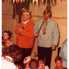 Betriebsleiter Walter Buck und Elferrat Sigi Greis beim Kinderball am Rosenmontag im Ziegelhof.