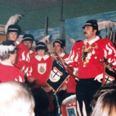 Der Fanfarenzug unter der Leitung von Bernd Sum beim Narrenkonzert der Hofpeter.