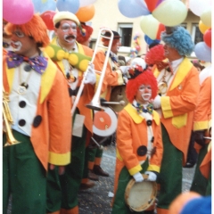 Die Clowngruppe unterwegs am Rosenmontag.