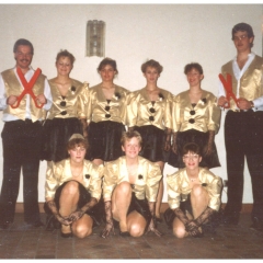 Narrenkonzerte im Konzil: Es tanzten: Angelika und Claudia Daute, Karin Förster, Sandra Klopfer, Marion Lier, Alexandra Möbius, Martina Trimpl. Sowie Norbert und Uwe Fiedler Rolf Reisacher und Jürgen Stöß.