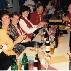 70 Jahre Schneckenburg: Die geladenen Gäste kamen langsam in Hochstimmung.