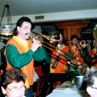 Die Clowngruppe spielte beim runden Geburtstag von Marie Benz  im Restaurant Wallgut.