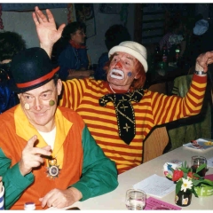 75 Jahre Schneckenburg: Clowngruppen-Gründungsmitglieder Herbert May (links) und Martin Fistler (rechts).