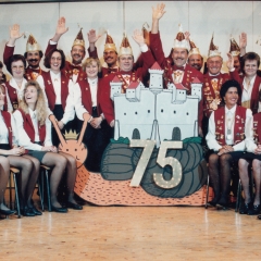 75 Jahre Schneckenburg: Der aktuelle Elferrat mit Elferfrauen der Schneckenburg im Jahre 1996.