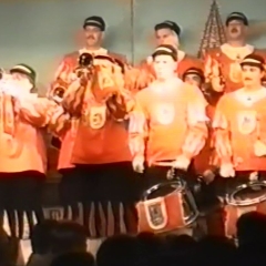 11.11. in der Linde: Fanfarenzug der Schneckenburg unter der Leitung von Michaela Keppner.