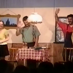 11.11. in der Linde: Ein Frühpensionär hat Probleme. Es wirkten mit: Gene und Arthur Bruderhofer, Jörg Deicher, Julia und Marianne Traub.