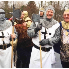 Umzug in Wollmatingen: Die Schneckenburg geht komplett als Ritter.