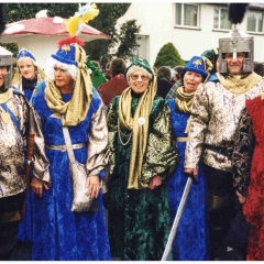 Umzug in Wollmatingen: Die Schneckenburg geht komplett als Ritter.