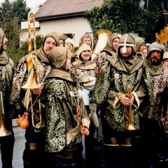 Umzug in Wollmatingen: Die Schneckenburg geht komplett als Ritter.