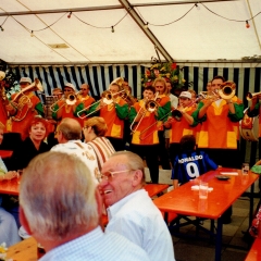Die Clowngruppe spielte beim Sommerfest in der Gartenanlage Stromeyerdorf.