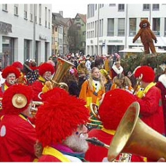 Schmutziger Donnerstag vor dem Südkurier.