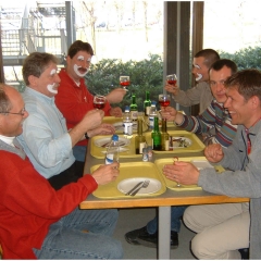 Die Clowngruppe in Straßbourg: Zuerst ein stärkendes Mittagessen.