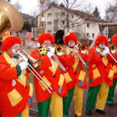 Schmutziger Donnerstag: Besuch beim Maria-Hilf-Kindergarten.