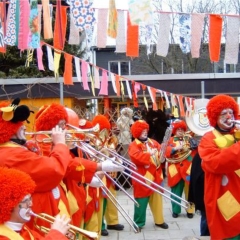 Schmutziger Donnerstag: Besuch des Käthe-Luther-Kindergarten im Paradies.