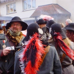 Hegau-Bodensee-Umzug in Hilzingen: Die älteren Räuber natürlich auch.
