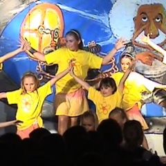 11.11. in der Linde: Es tanzten mit: Laura Dietrich, Jessica Göggel, Annika Ott, Yasmin Renner, Isabeau Rothe, Kim Schöller, Lara Stross, Vanessa Urban und Sarah und Laura Weinbrenner.