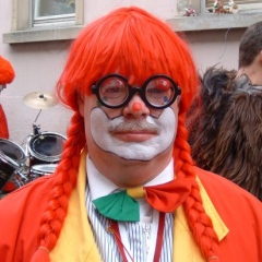 Schmutziger Donnerstag: Clown Uwe Fiedler mit "neuer" Perücke.