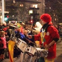 Narrenbaumstellen auf dem Gottmannplatz: Dann folgte die Clowngruppe.