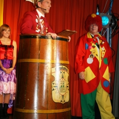 11.11. in der Linde: Ehrung von Elferrat Norbert Fiedler durch den Präsidenten Jürgen Stöß.