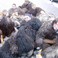 Schmutziger Donnerstag: Und der erschöpfte Schneeschreck lag auf der Strasse.