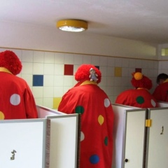 Schmutziger Donnerstag: Die Clowngruppe "musste mal" im Käthe-Luther-Kindergarten.