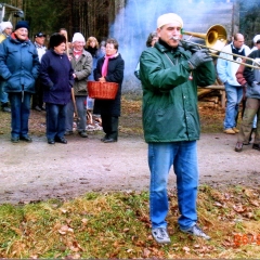 Die Clowngruppe beim Narrenbaumholen in Hegne.