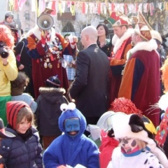 Schmutziger Donnerstag: Besuch beim Käthe-Luther-Kindergarten im Paradies.