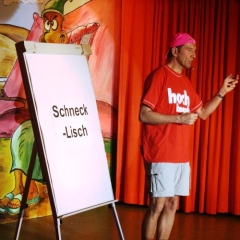 11.11. in der Linde: Jürgen Stöß brachte dem Publikum die Sprache "Schnecklisch" bei.