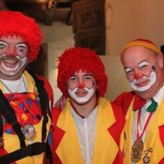 Frühschoppen im Konzil: Die Clowns nach dem Auftritt.