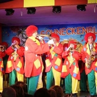 11.11. in der Linde: Die Clowngruppe unter der Leitung von Gerd Zachenbacher eröffnete den Abend.