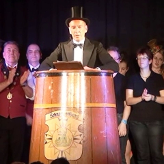 11.11. in der Linde: Präsident Jürgen Stöß bedankte sich bei den Akteuren und dem Publikum.