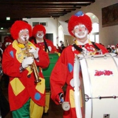 Frühschoppen im Konzil: Zum Auftakt spielte die Clowngruppe der Schneckenburg.