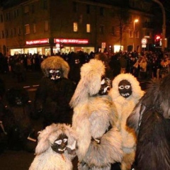 Narrenbaumstellen auf dem Gottmannplatz: Und dem Schneeschreck.