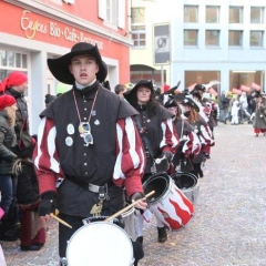 Umzug am Fasnachtssonntag in der Stadt: Als erster der Schneckenburg lief der Fanfarenzug.