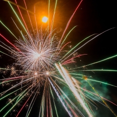 Narrenbaumstellen auf dem Gottmannplatz: Nach dem Stellen gab es noch ein kleines Feuerwerk.